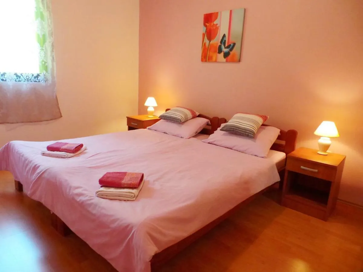 Apartment In Njivice/Insel Krk 34619